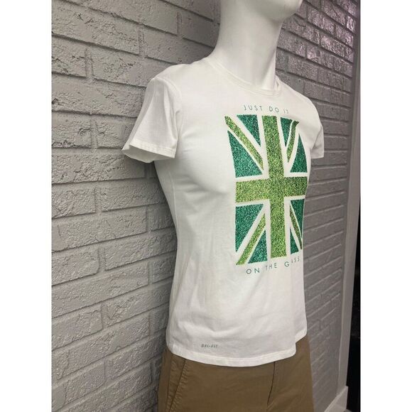 Nike Dri-Fit Just Do It On The Grass Short Sleeve T-Shirt Size M (Fit like a S) - Picture 3 of 7